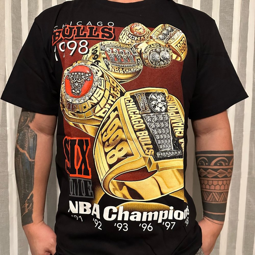 CHICAGO BULLS CHAMPION SHIRT SIZE LARGE